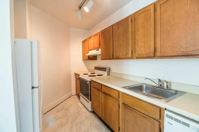 Photo - 1810 Ingleside Terrace NW House