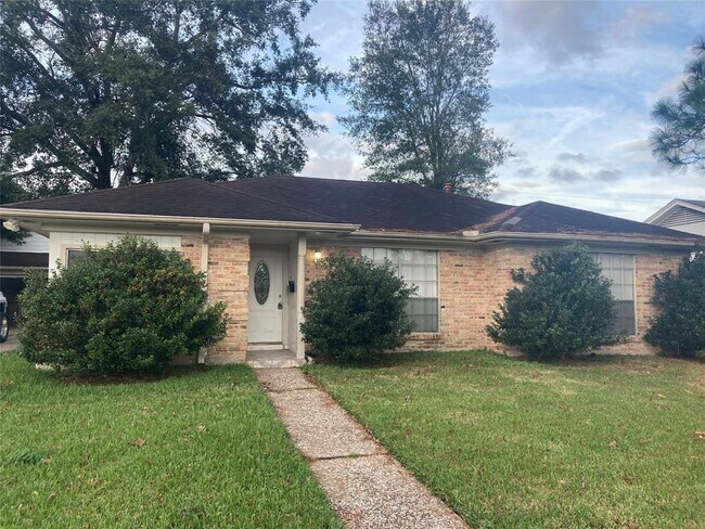 Building Photo - 8019 Garden Parks Dr