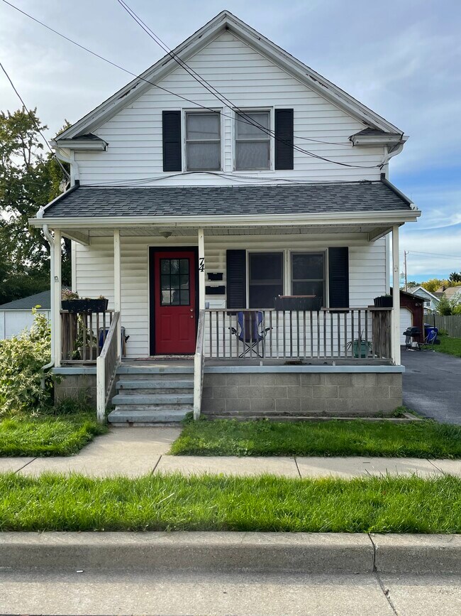 74 Flohr Ave Unit Upper, West Seneca, NY 14224 Apartments in West