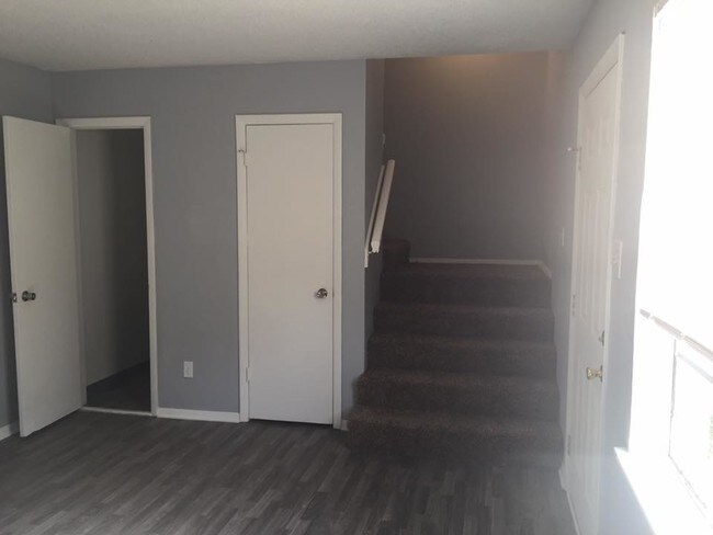 Building Photo - 203 Regal Heights Dr