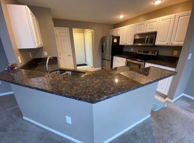 Building Photo - 4945 Ivyvine Blvd