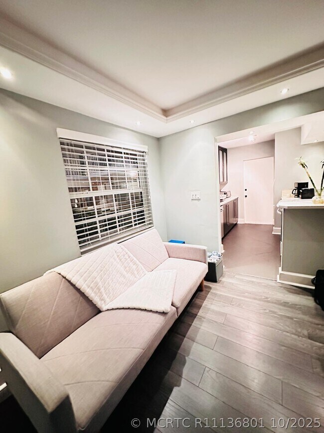 Foto del edificio - 2424 NE 9th St
