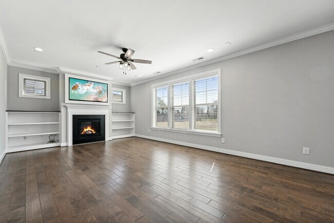 Building Photo - 720 Culmore Dr