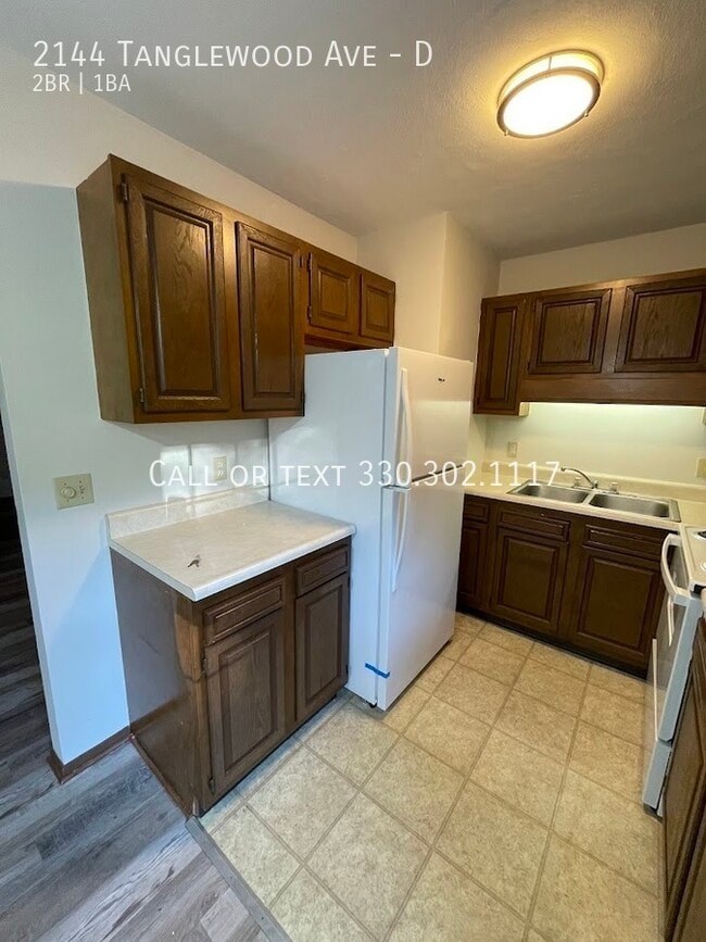 Building Photo - Two bedroom one bathroom apartment for rent