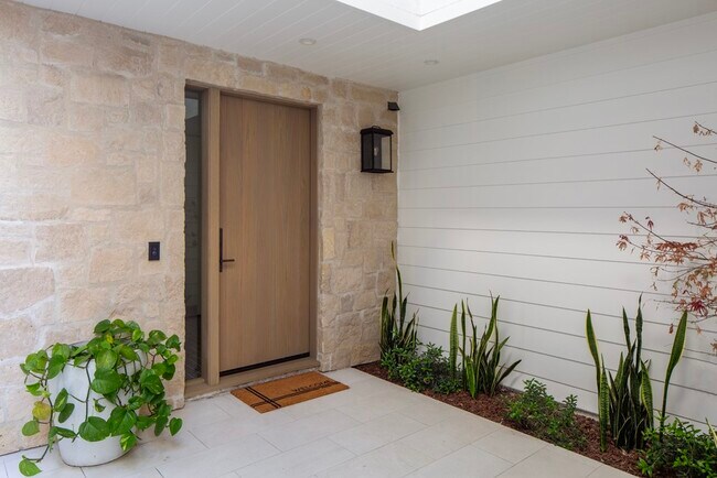 Foto del edificio - 506 Goldenrod Ave