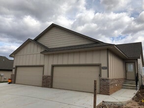 Building Photo - 13728 W 13th St N