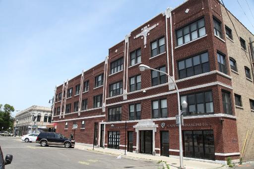 Primary Photo - 3253 W Lawrence Ave