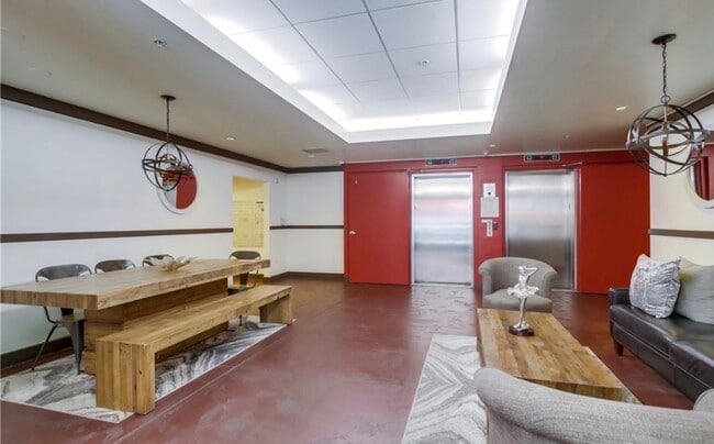 Building Photo - 1435 India St