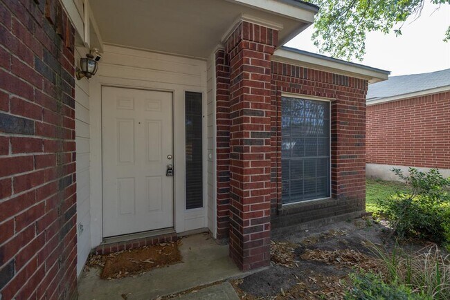 Foto del edificio - 3410 Flowstone Ln