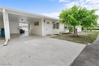 Building Photo - 27430 Village Garden Way
