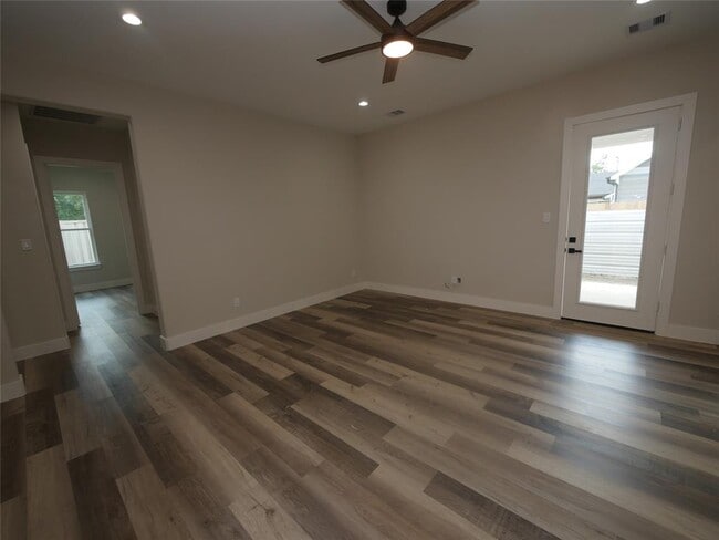 Building Photo - 7350 Cayton St