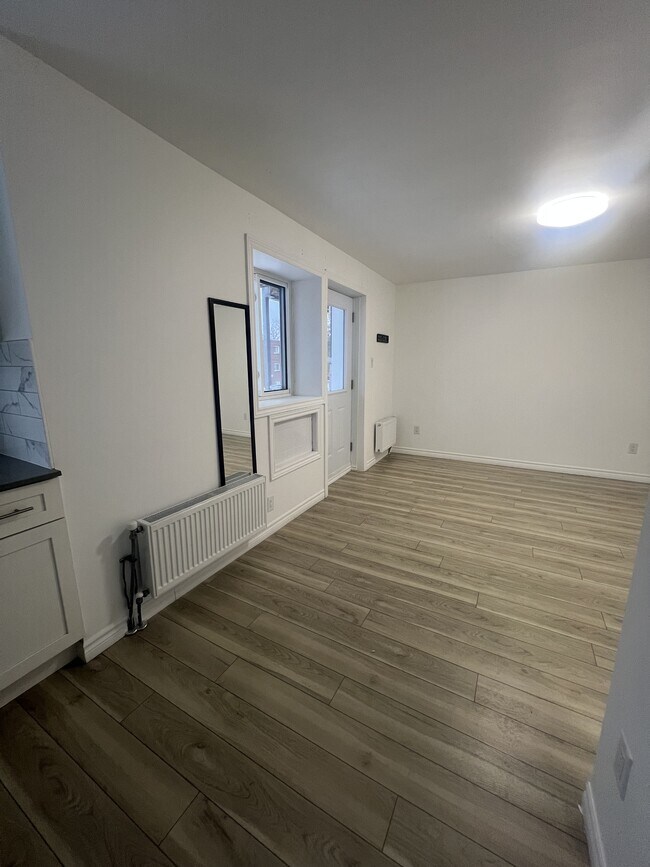 Photo du bâtiment - 630 Cummings Ave