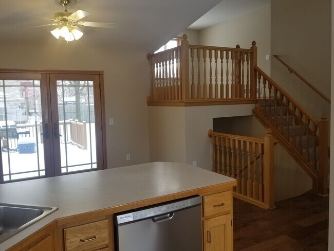 Foto del edificio - 5 Bedroom Multi-Level