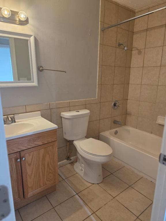 Foto del edificio - 2013 Maple Tree Ln