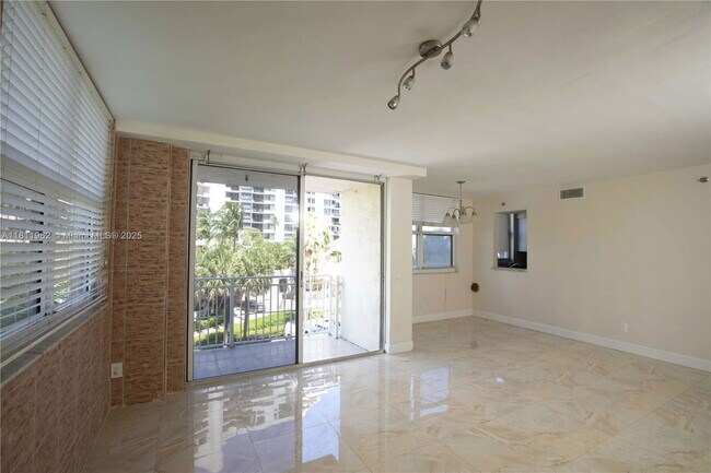 Building Photo - 770 Claughton Island Dr