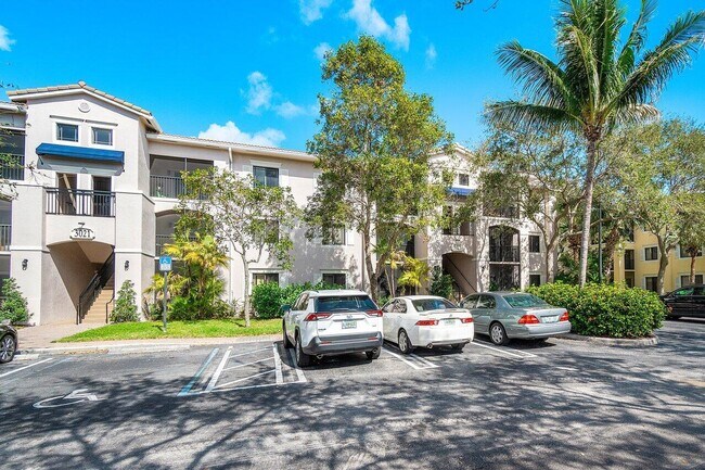 Building Photo - 3021 Alcazar Pl