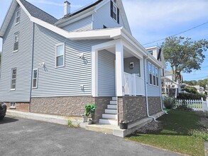 Building Photo - 46 Home St