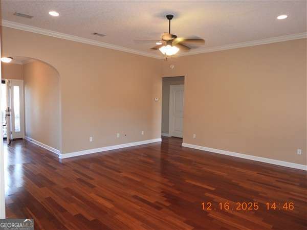 Foto del edificio - 493 Parish Loop