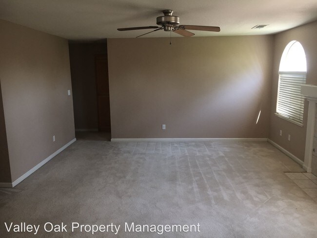 Building Photo - 5008 San Felice Dr