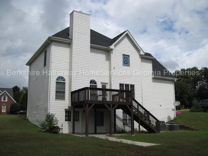 Building Photo - 2595 Harbin Springs Cove