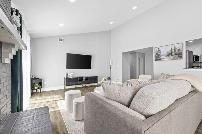 Foto del edificio - 7335 Quail Ridge Dr