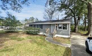 Building Photo - 2724 Lee Ave SW