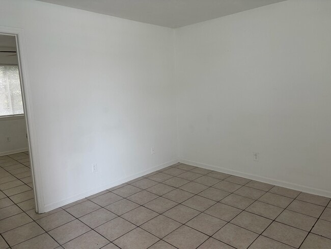 Building Photo - 207 Lovelace Dr