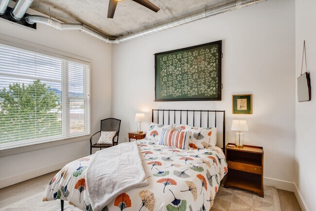 Foto del edificio - Stylish 1 BDR with Amazing Flatirons Views