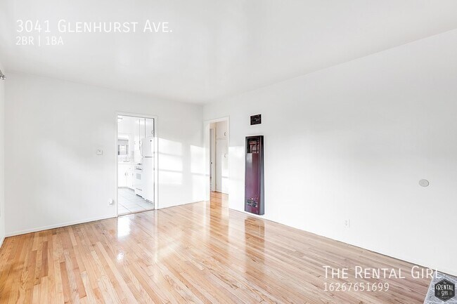 Building Photo - Spacious Sun-Filled Duplex | Charming 2 Be...