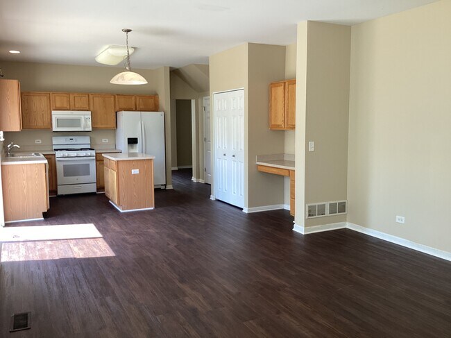 Building Photo - 626 Gallant Lane