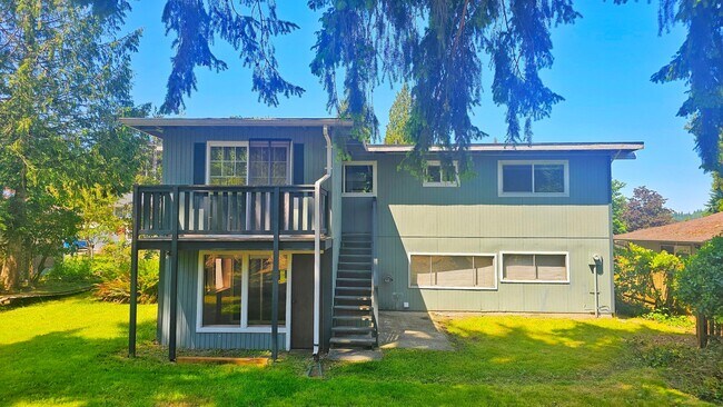 Foto del edificio - 3 Bed, 2 Bath 2 Story Home in Sought After...