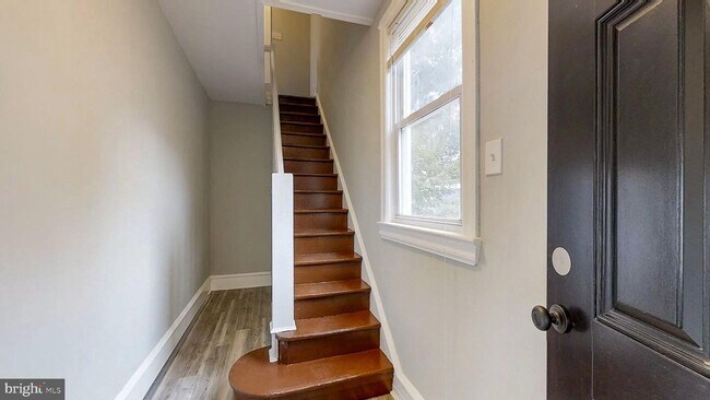Foto del edificio - 702 Parry Ave