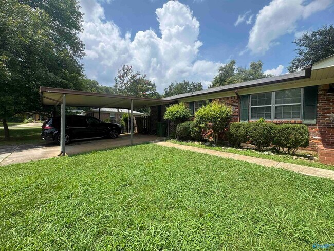 Foto del edificio - 3100 Knollwood Cir NW