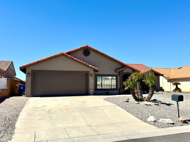 Building Photo - Custom 3 Bedroom, 2.5 Bath Home w/Bonus Ro...