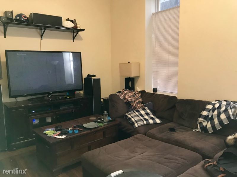 Foto del edificio - 1 br, 1 bath Apartment - 2065 N Hoyne Ave