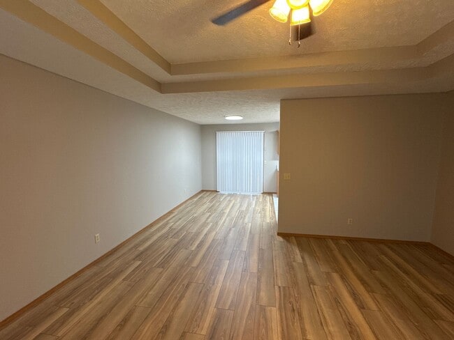 Building Photo - Southside! 2 Bedroom 2 Bath Duplex!  $995