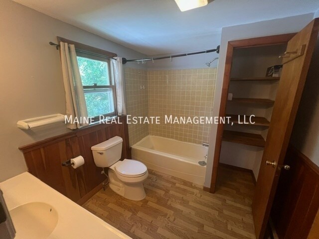 Foto del edificio - 845 Hudson Rd