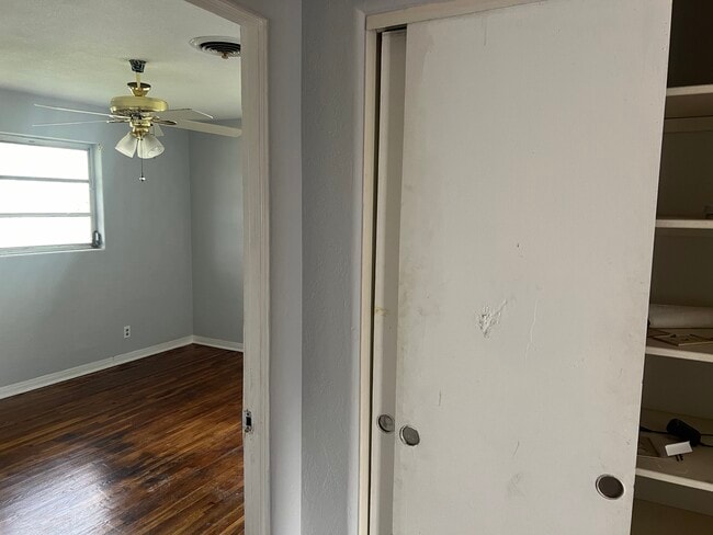 Foto del edificio - 2326 Cres Ridge Rd