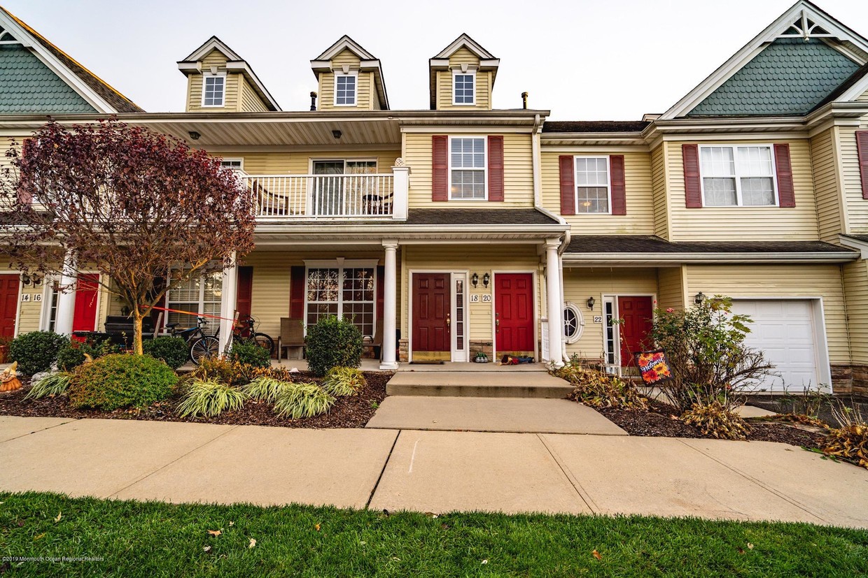 Foto principal - 18 Oxford Ct