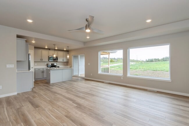 Building Photo - 1015 Switchgrass Ln