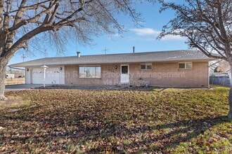 Building Photo - 506 N Geneva Rd