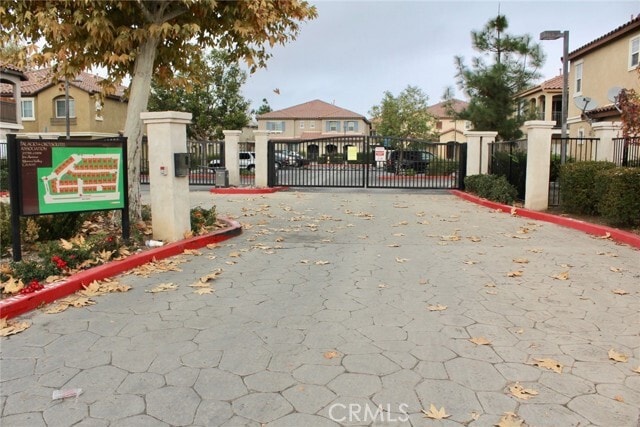 Foto del edificio - 25806 Iris Ave