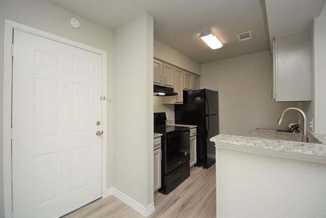 Foto del edificio - 13151 Walden Rd