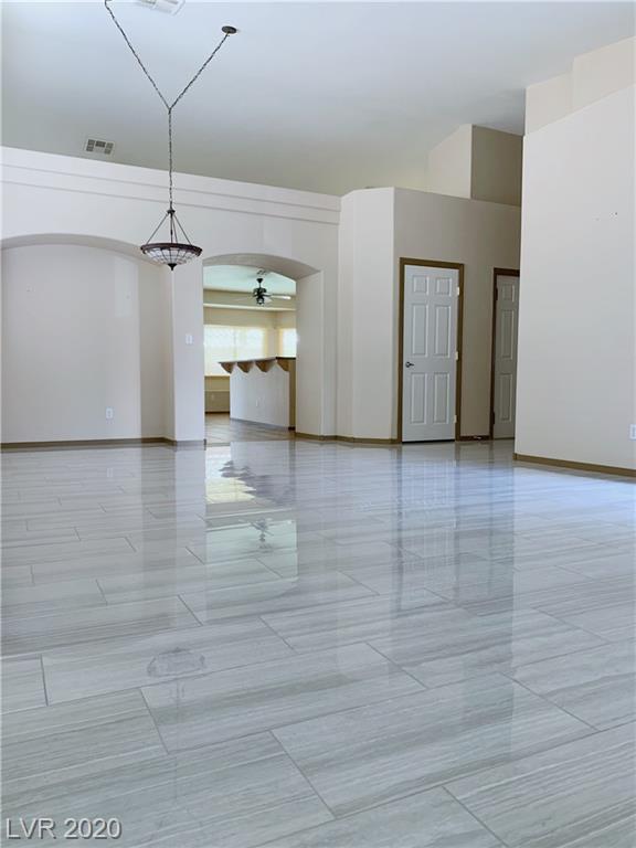Foto del edificio - 9167 Bush Poppy Ave