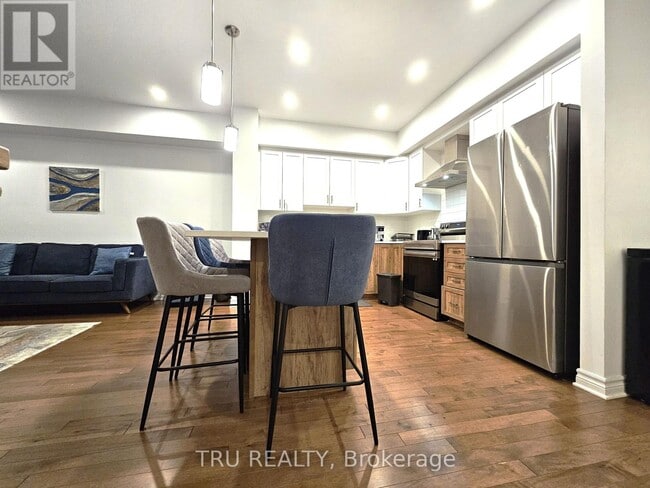 Photo du bâtiment - 887 Couloir Rd