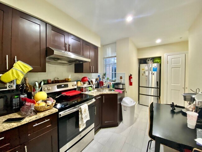 Foto del edificio - 2221 N Park Ave