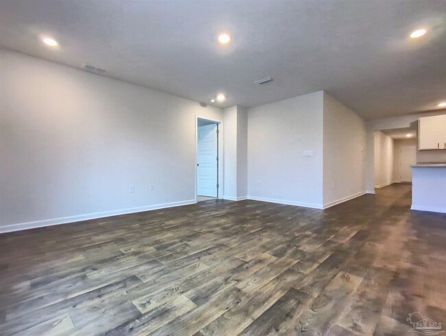 Building Photo - 7585 Steeplechase Blvd