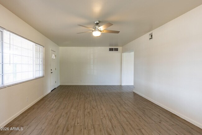 Building Photo - 8322 E Wilshire Dr