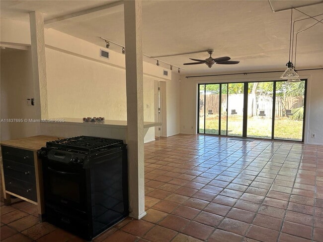 Foto del edificio - 1601 SW 10th St