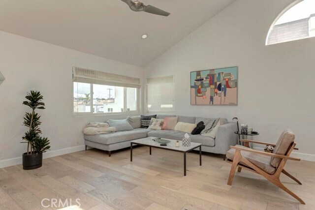 Foto del edificio - 840 Loma Dr